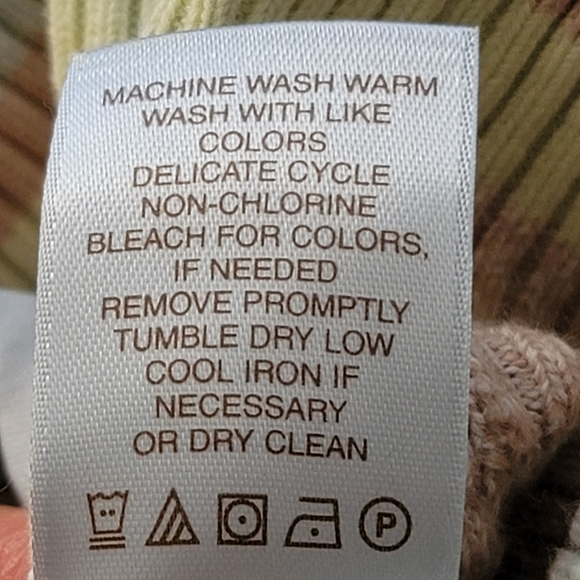 JH Collectibles Women's Turtleneck Striped Sweater. Size MP - Picture 2 of 6